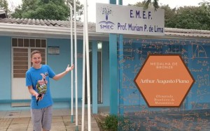 Arthur Medalha de bronze olimpiada Brasileira de matemática