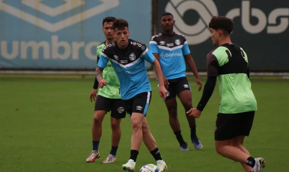 Atacante André Henrique e meia Nathan são apresentados oficialmente pelo  Tricolor